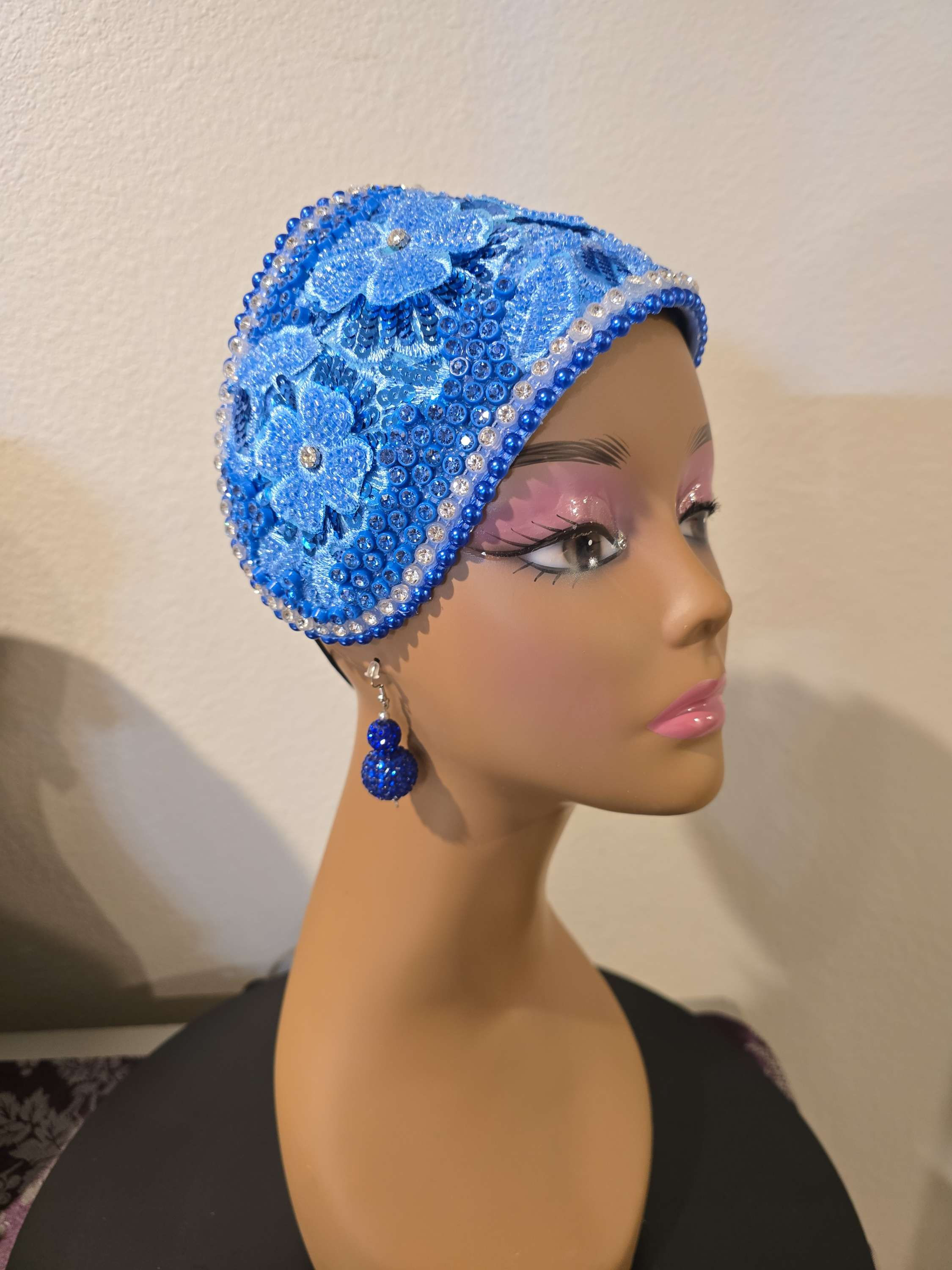 20260410- 4 - FASCINATOR - SHADY BLUE OVAL