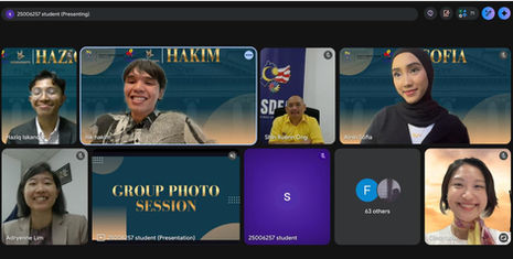 Online meeting with smiling faces and a 'GROUP PHOTO SESSION' screen