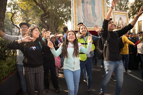 Cuando la Iglesia Ora y Canta