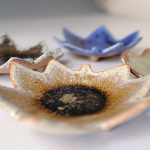 箕面焼　皿　茶托　紅葉皿　五個 楽天市場】【LINE友達登録で5%OFF】 銘々皿 4.5寸 総溜 明月 5枚