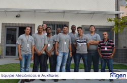 Mecânicos e auxiliares