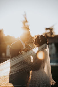  couple mariés coucher de soleil voile mariée maquillage coiffure PACA