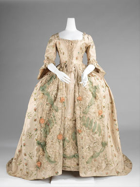 Robe a la Francaise.jpg