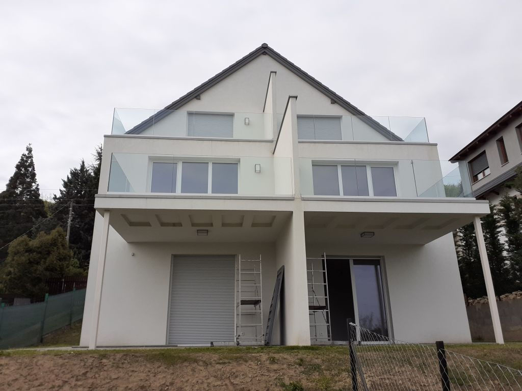 4 szobás, 135 nm-es ikerház - Solymár