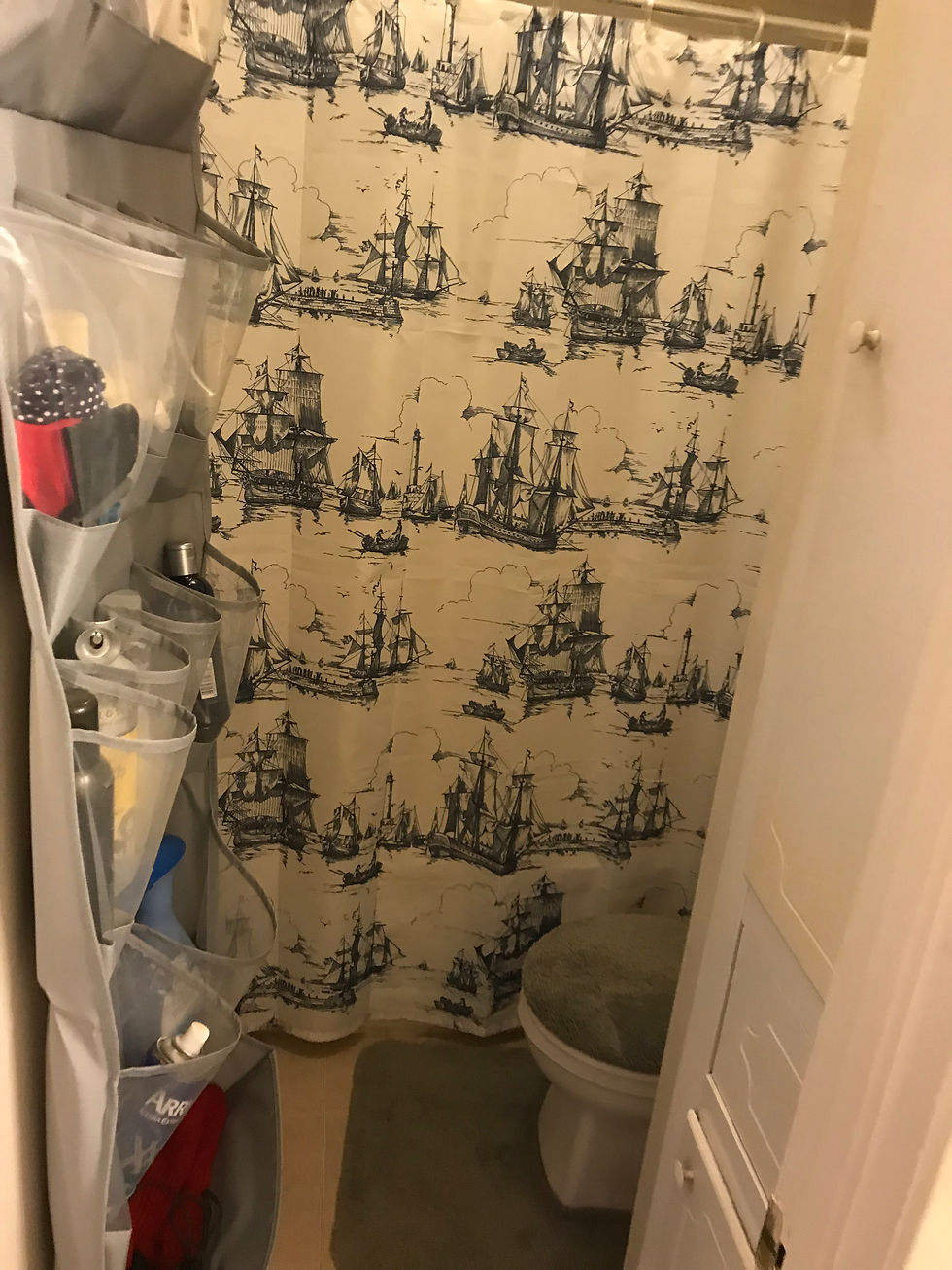 Before Pictures Bathroom-Casa de Dali