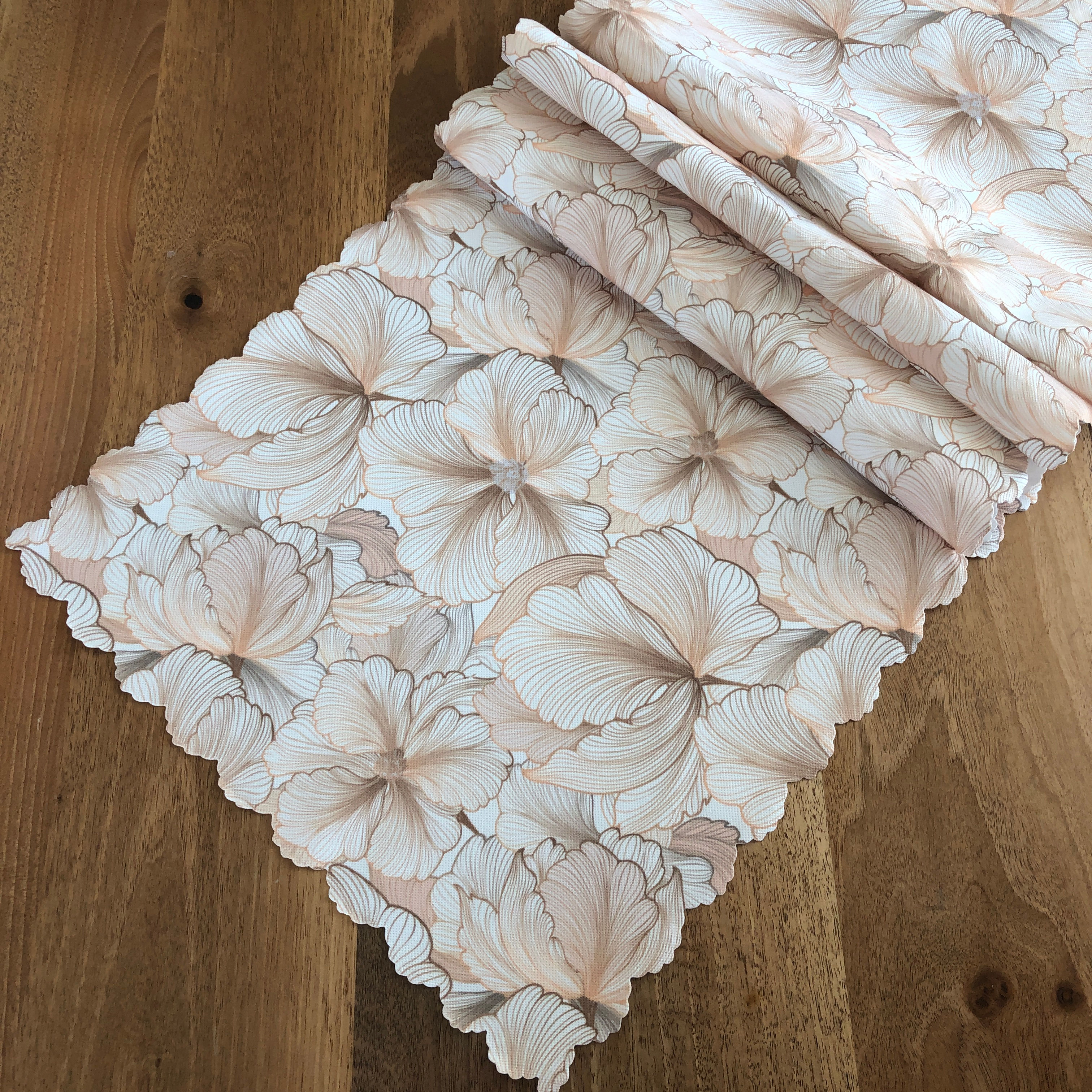 İnci Desen Lazer Kesim Runner Örtü