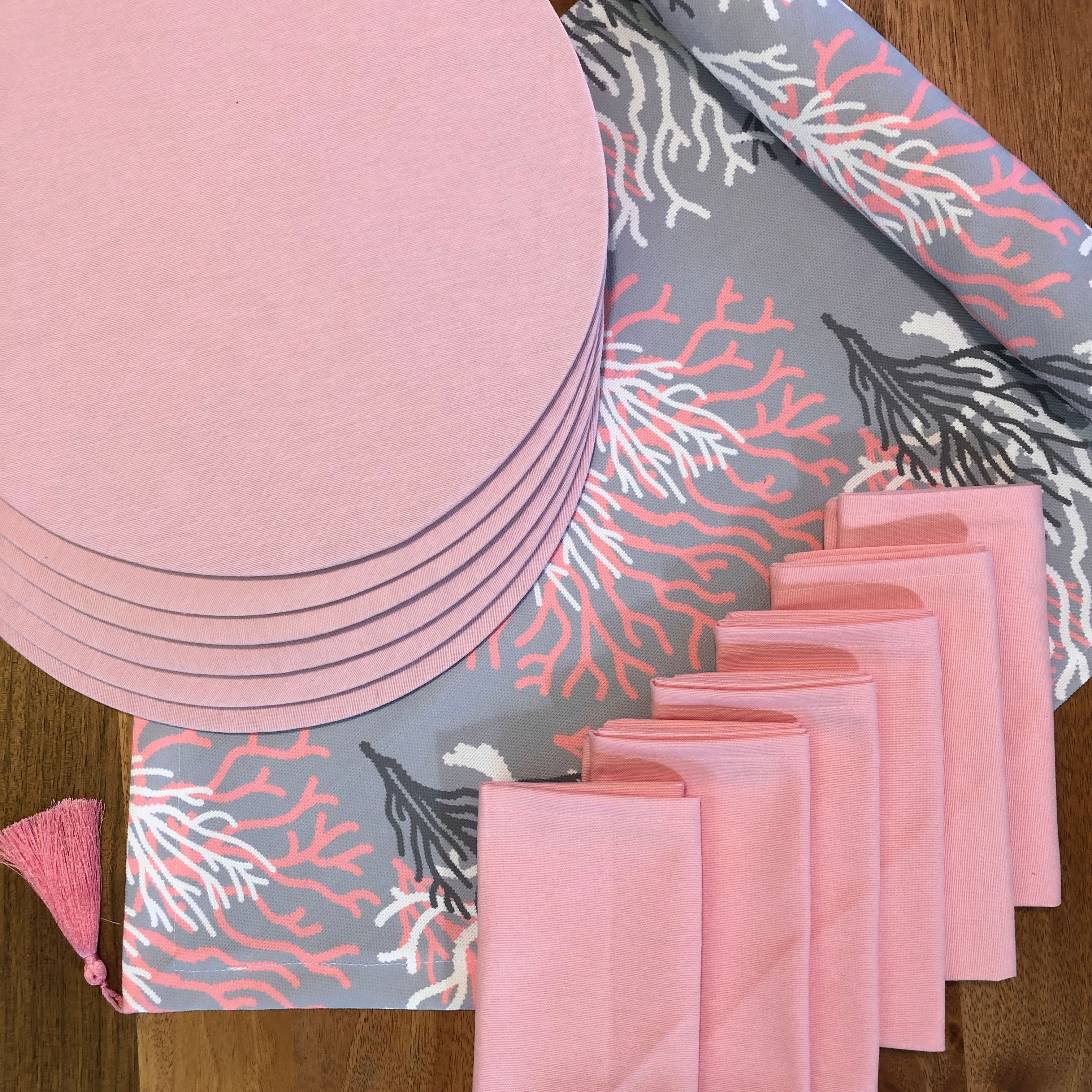 Pembe Mercan Desen Peçeteli Takım