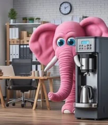Rosa Elefant hinter der Kaffeemaschine