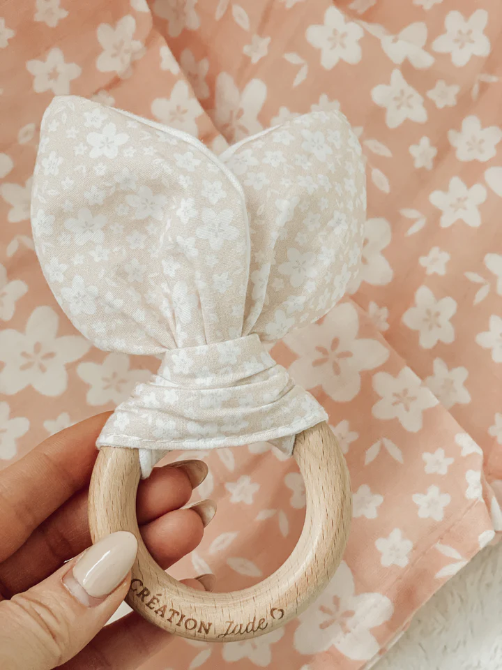 Des petitets bouclettes amusantes pour embellir la tete de votre petite