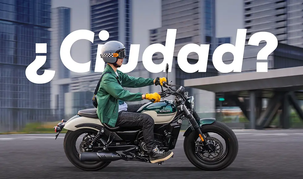 En CFMOTO existen opciones para distintos estilos de conducción, desde scooters ideales para el tráfico hasta motocicletas naked con mayor potencia para quienes también realizan recorridos por carretera.
