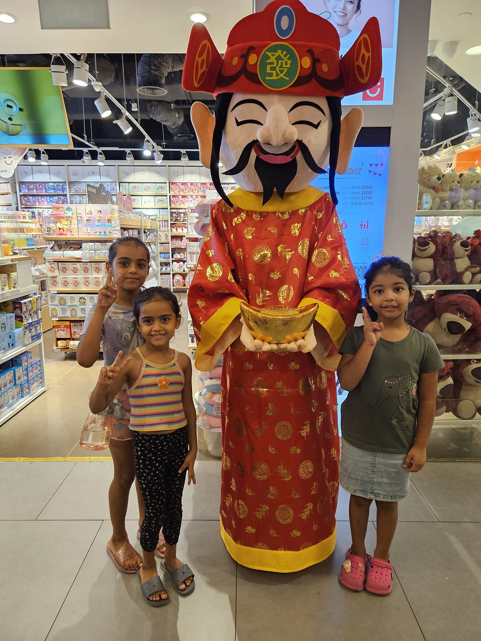 Emcee Singapore - Our Hindu children celebrating cny with us. Thanks kiddos.