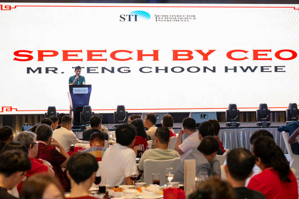 Emcee Singapore - A speech from STI CEO, Mr Teng.