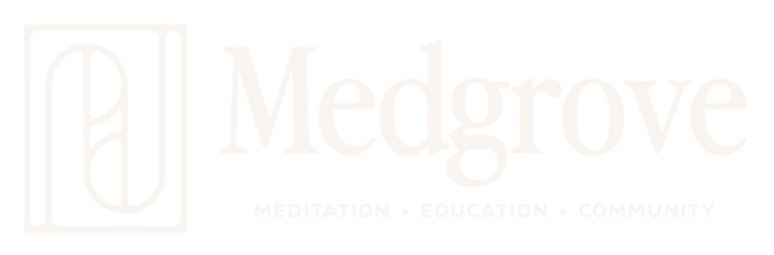 Medgrove_Horizontal_Logo_Snow_White.png