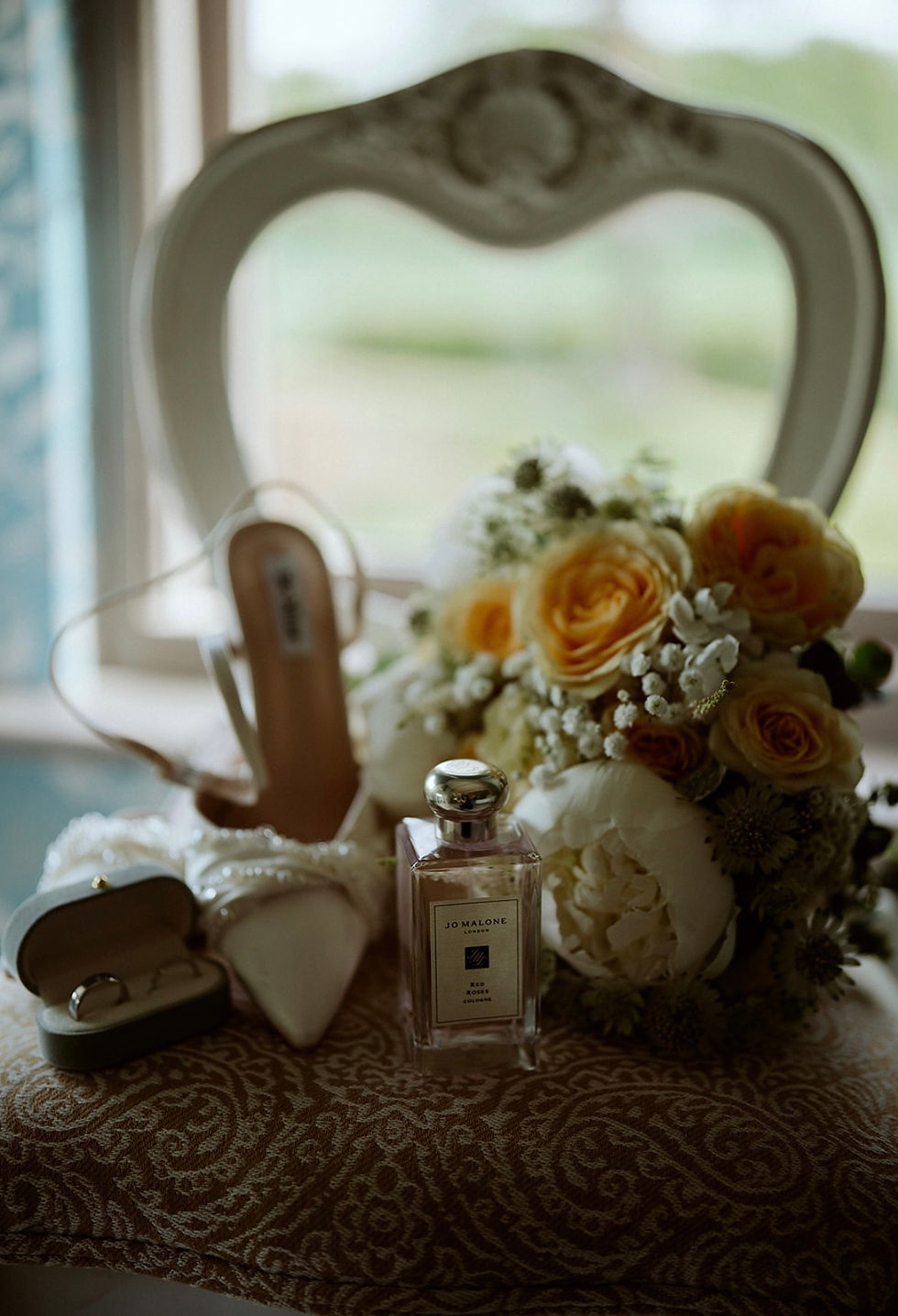 Why a Flat Lay with Your Wedding Flowers and Accessories Is a Must-Have