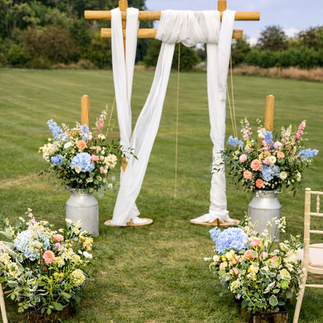 What £1500 Wedding Florals Look Like: A Wild & Whimsical Floral Experience in Hampshire & Surrey
