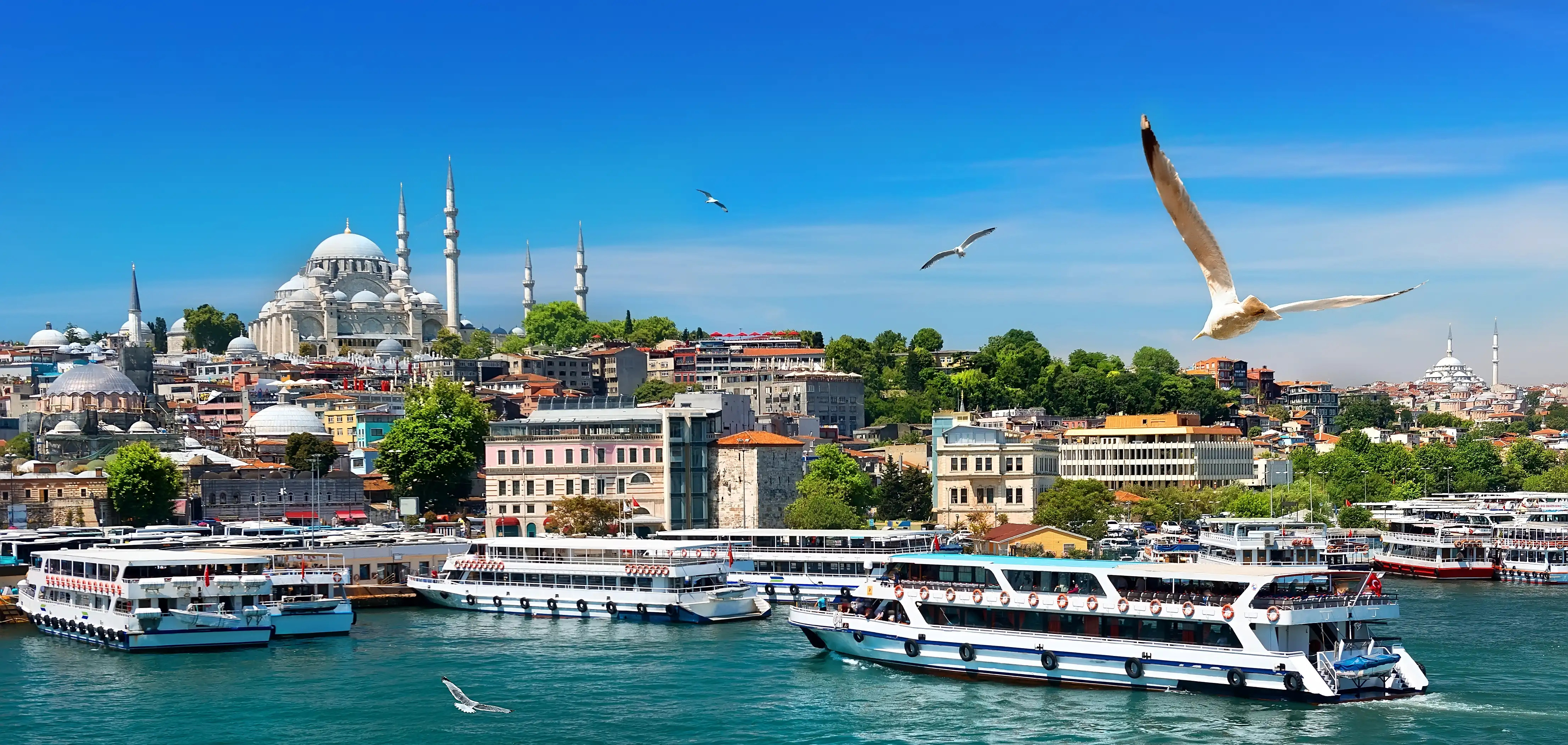 boats-in-istanbul-2021-08-26-17-20-02-utc (1).webp