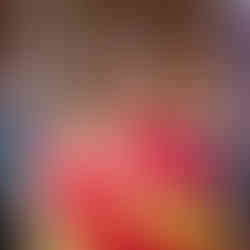 Junge Frau auf der Bühne