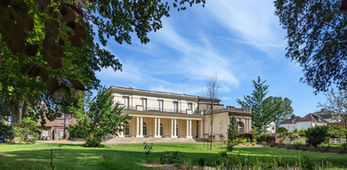 La Salle Saint Louis et son parc arboré de 2 500 m² en plein centre-ville de Beauvais