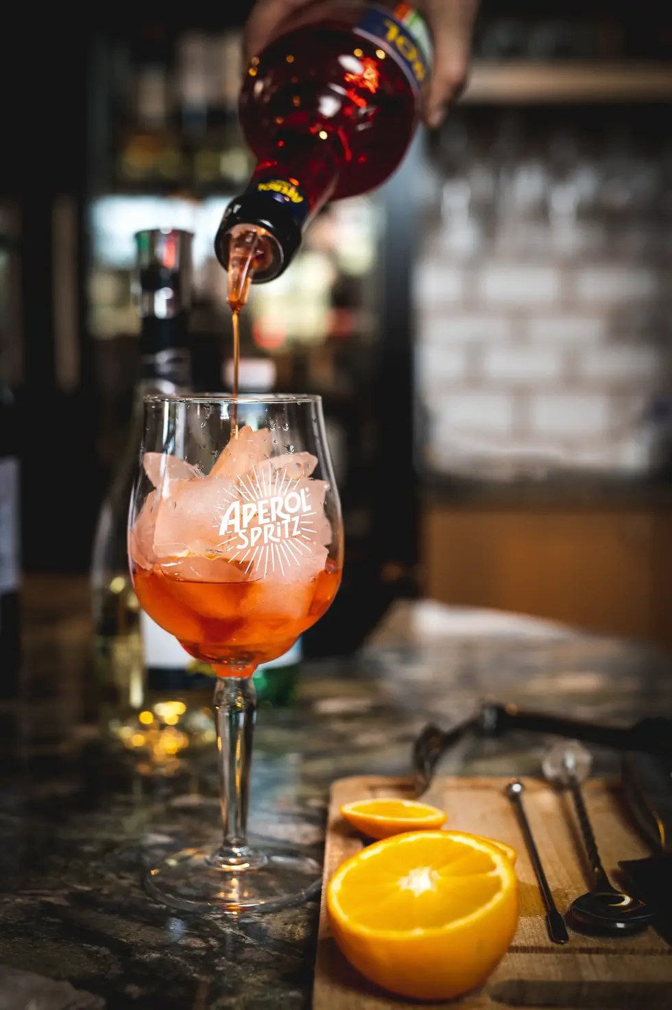 Cocktail Spritz en préparation dans un restaurant – shooting Lusitalia