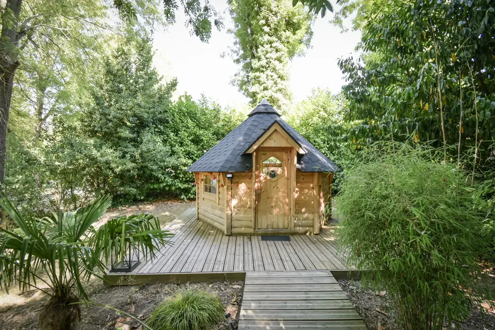 Cabanon insolite en bois : photographe logement insolite Oise | hébergement en pleine nature au Camping du Pré des Moines