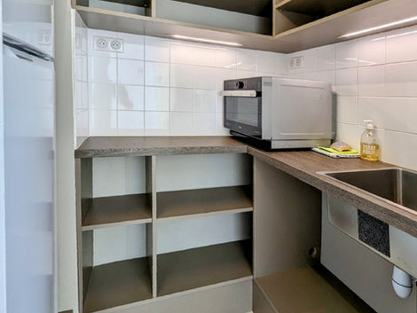 Kitchenette et espace de rangement de la Salle Saint Louis – Beauvais, Oise