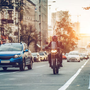 La moto, la voiture et la faute