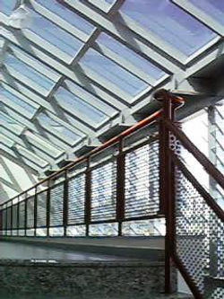 PÉRGULA VIDRO PASSARELA