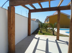 PÉRGULA-PISCINA-_CASAS