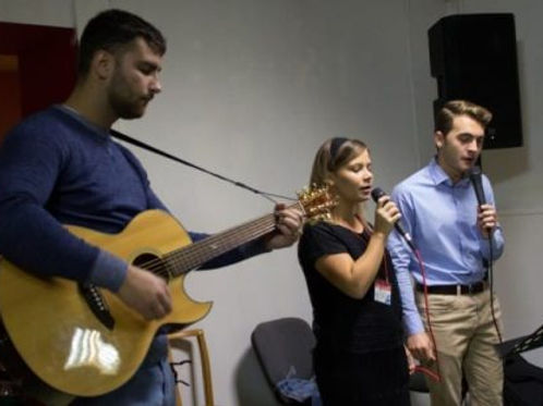 holy-fire-ministries-calafat-2016-7-600x311.jpg