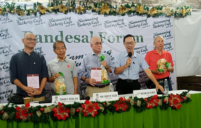 (L-R) Ibon executive director Sonny Africa, Temario Rivera, Bobby Tuazon, Wilson Lee Flores, and Diliman Book Club founder Henson Laurel.