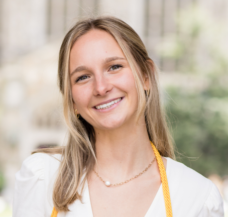 Liana Malinowski Headshot.png