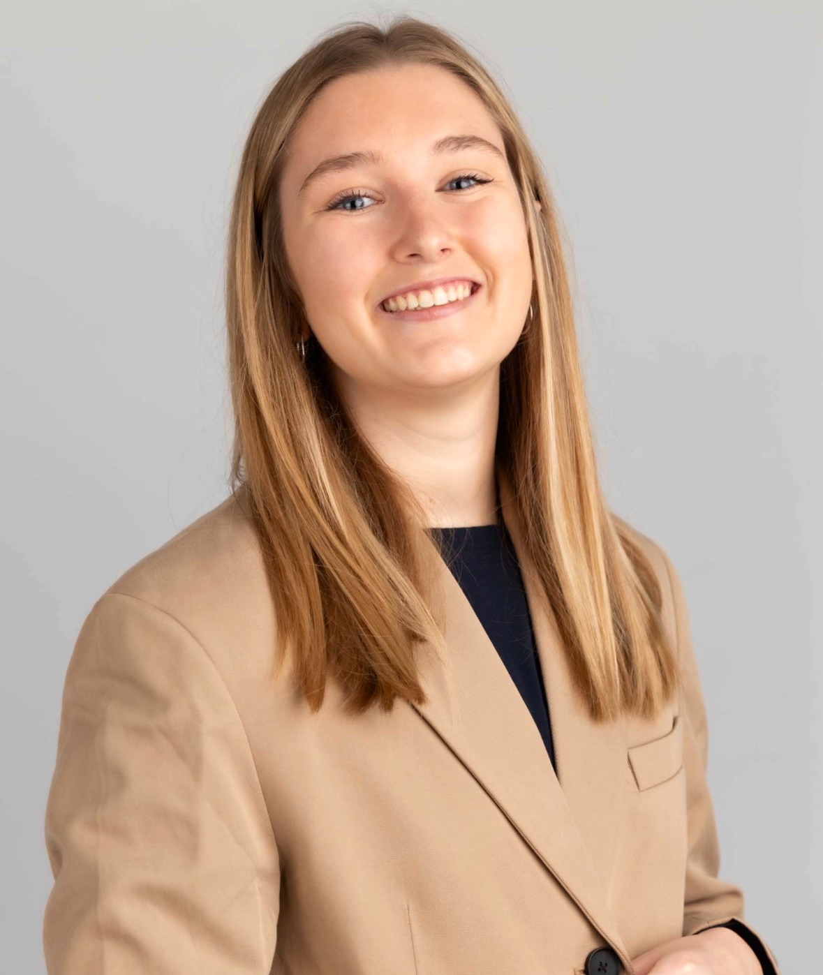 Gracyn Potter headshot.jpeg