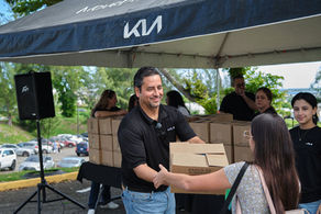 Kia ayuda a la comunidad en tiempo de Navidad