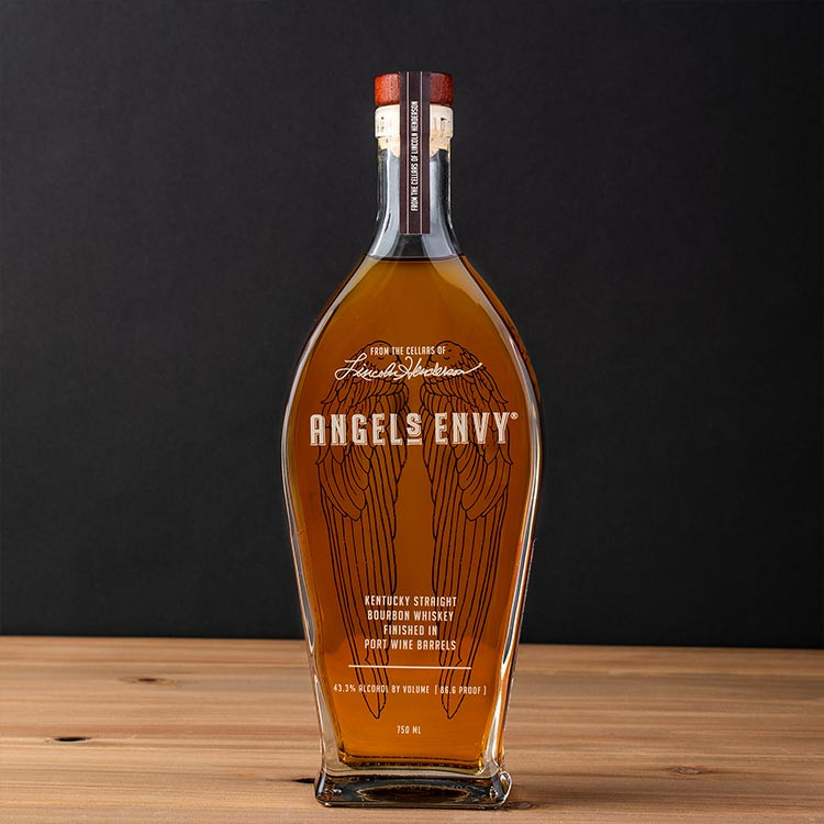 Angel's Envy, whiskey, galardonado Kentucky Straight Bourbon