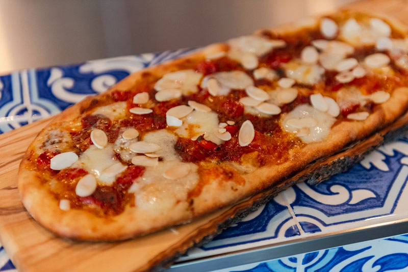 Coca de txistorra brava, Barullo