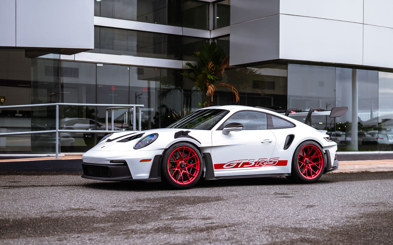 nuevo porsche 911 GT3 RS en garage europa san juan puerto rico