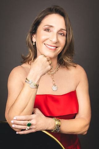 Dra Vanessa Marcial, Reinhold Jewelers