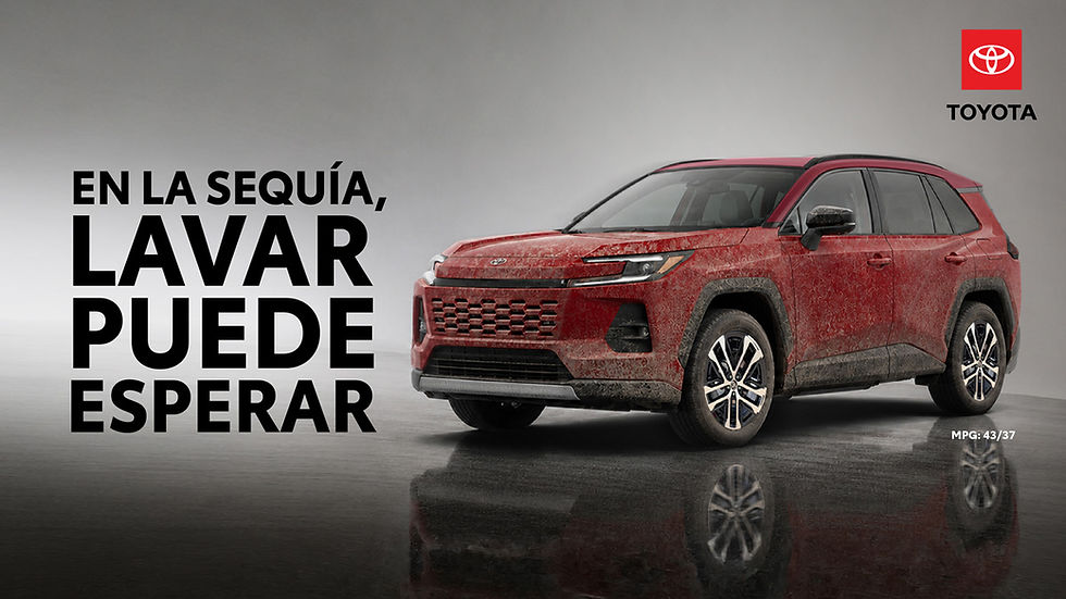 SUV Toyota roja sobre fondo gris con el texto en la sequía, lavar puede esperar