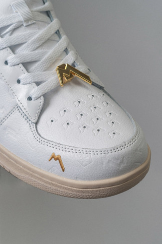 sneakers diseñado en puerto rico, monarch fly legacy, hecho en Puerto Rico