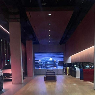 Genesis House, Restaurante, sala de exposiciones, biblioteca y espacio para eventos