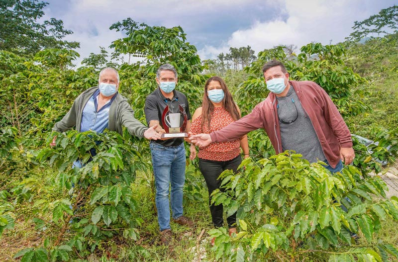 Equipo Finca La Montaña.