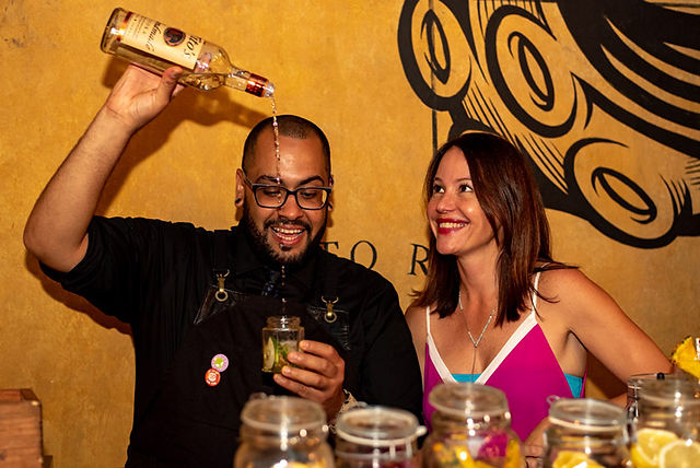 Tito’s, James mixologo Marili de la Puebla.