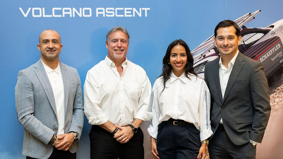 Orlando Pérez, Gerente General de Ventas, Juan Ledesma, Director, Agnes Vega, Gerente de Mercadeo, Rolando Padua, Presidente Paulson Puerto Rico