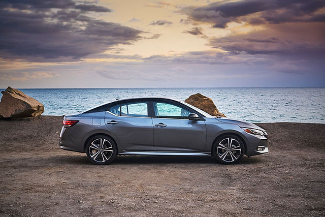 Nissan, Sentra 2020.