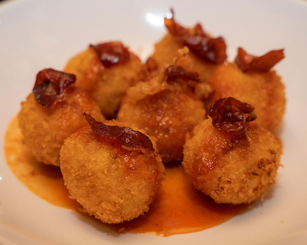 Croquetas rellenas de chorizo, manchego y speck crocante, eventos ribera del duero