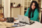 Eda Aguilar de financiera a diseñadora de accesorios y consultora de NFTS