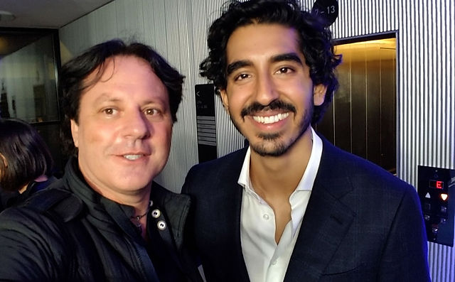 Fabian con Dev Patel