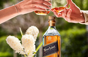 JOHNNIE WALKER BLUE LABEL, UN WHISKY EXTRAORDINARIO PARA UN PAPÁ EXTRAORDINARIO