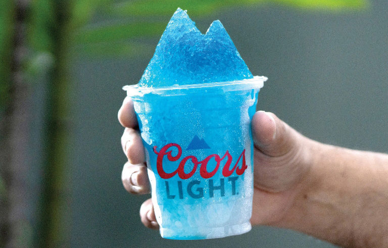 Descubre el nuevo sabor de la Piragua Más Chill que te trae Coors Light para refrescarte este verano