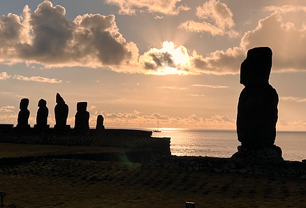 ALMA NATIVA LATAM, DMC Chile, DMC Argentina, tour operadora, operador receptivo, viajes boutique, viajes de autor, viajes de lujo, viajes a medida, Chile, Argentina, Rapa Nui, Isla de Pascua, cultura Rapa Nui, moáis, Ahu Tongariki, Rano Raraku, Atacama, Desierto de Atacama, San Pedro de Atacama, Valle de la Luna, géiseres del Tatio, lagunas altiplánicas, cultura atacameña, Patagonia, El Calafate, glaciar Perito Moreno, El Chaltén, Fitz Roy, Monte Fitz Roy, Tierra del Fuego, Pingüino Rey, Parque Pingüino Rey, naturaleza, arqueología, culturas ancestrales, paisajes extremos, aventura, experiencias auténticas, Sudamérica.